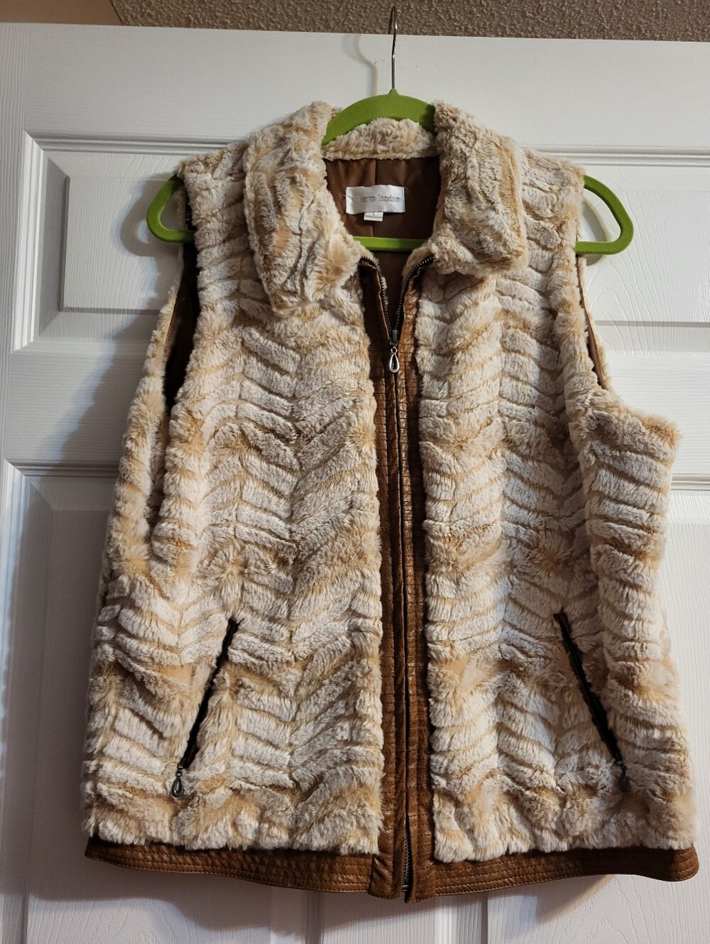 Erin London Women's Faux Fur/ Leather Trim  Zip Front Vest in Cream and Tan